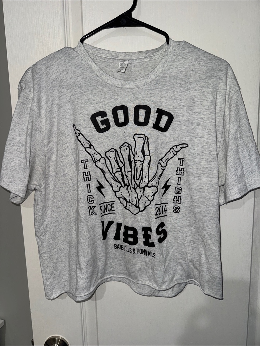 Good Vibes Thick Thighs Barbells & Ponytails Crop Tee - Gray